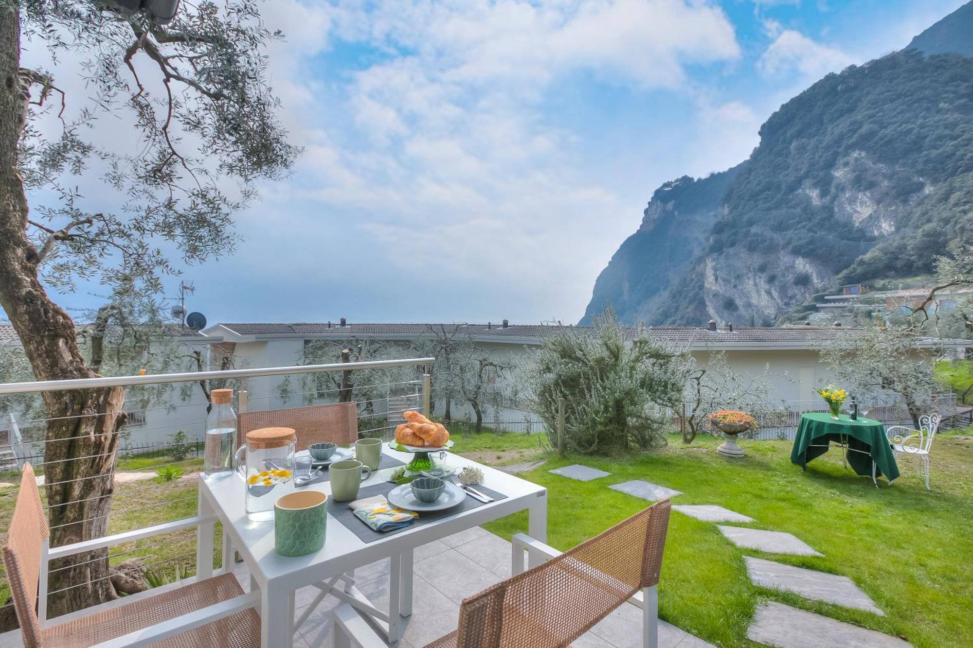 Relais Nanzello Garda Living 1 And 2 Villa Limone sul Garda Exterior photo